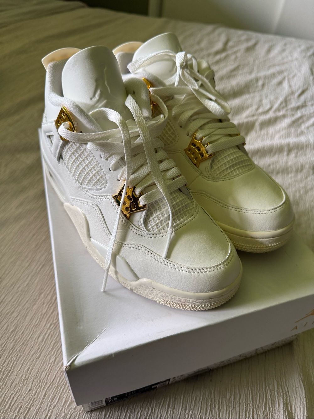 JORDAN 4 Metallic Gold
